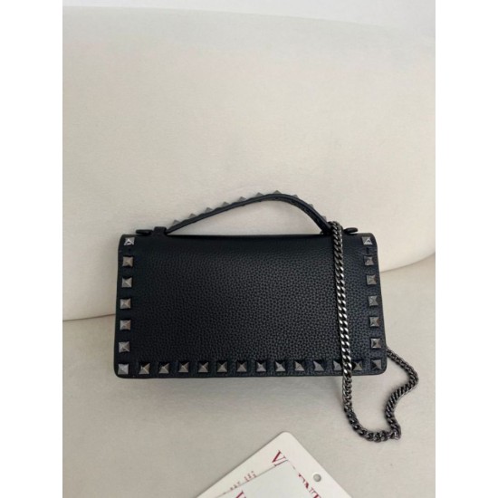 1:1 Replica Valentino Garavani Rockstud Chain Wallet Black Knockoff