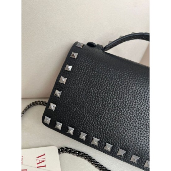 1:1 Replica Valentino Garavani Rockstud Chain Wallet Black Knockoff