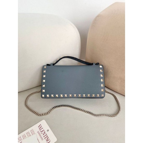 1:1 Replica Valentino Garavani Rockstud Chain Wallet Blue Knockoff