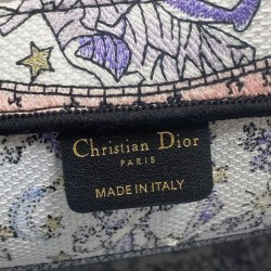 1:1 Replica Dior Lucky Medium Dior Book Tote White Dior Night of Dreams Motif Knockoff