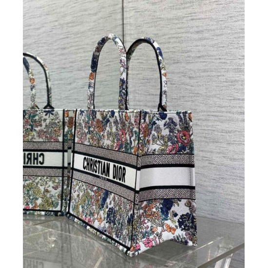 AAA Replica Dior Lucky Medium Dior Book Tote White Dior Night of Dreams Motif 1:1 Replica Dior Lucky Medium Dior Book Tote White Dior Night of Dreams Motif Knockoff