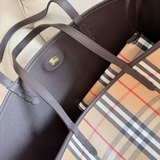 1:1 Replica Burberry Medium Reversible Bloomsbury Highlands Tote Bag Knockoff