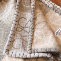 AAA Replica Loewe Anagram checked cashmere blanket beige 135 x 170 cm 1:1 Replica Loewe Anagram checked cashmere blanket beige 135 x 170 cm Knockoff