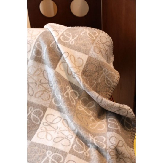 AAA Replica Loewe Anagram checked cashmere blanket beige 135 x 170 cm 1:1 Replica Loewe Anagram checked cashmere blanket beige 135 x 170 cm Knockoff