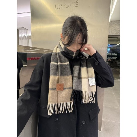 1:1 Replica Loewe reversible cashmere scarf with checkered pattern 30 x 180 cm Knockoff