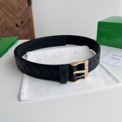 1:1 Replica Bottega Veneta Men's Intreccio Reversible Check Belt Black and Gold Knockoff