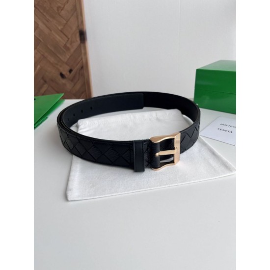 1:1 Replica Bottega Veneta Men's Intreccio Reversible Check Belt Black and Gold Knockoff