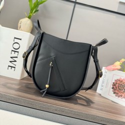 1:1 Replica Loewe Hammock Slice Crossbody Bag Black Knockoff