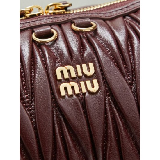 1:1 Replica Miu Miu Caprice Quilted Nappa Clutch 5BF130 Burgundy Knockoff