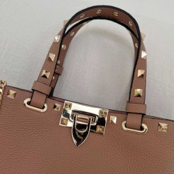 1:1 Replica Valentino Garavani Rockstud Small Shoulder Bag Knockoff