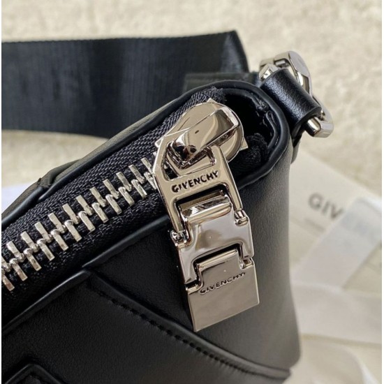 1:1 Replica Givenchy Antigona Small Bag Black Knockoff