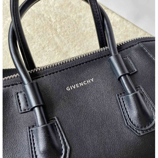 1:1 Replica Givenchy Antigona Small Bag Black Knockoff