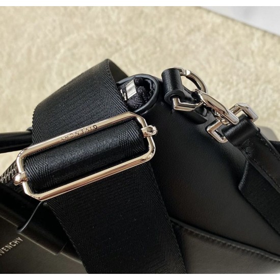 1:1 Replica Givenchy Antigona Small Bag Black Knockoff