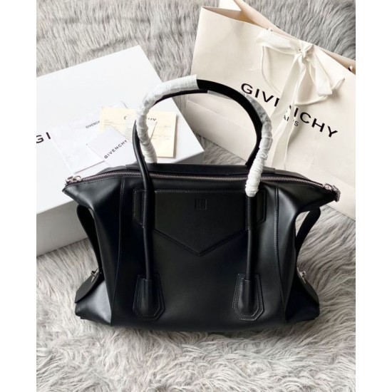 1:1 Replica Givenchy Antigona Medium Bag with Soft Closure Black Knockoff
