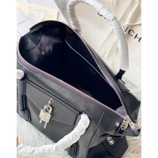 1:1 Replica Givenchy Antigona Medium Bag with Soft Closure Black Knockoff