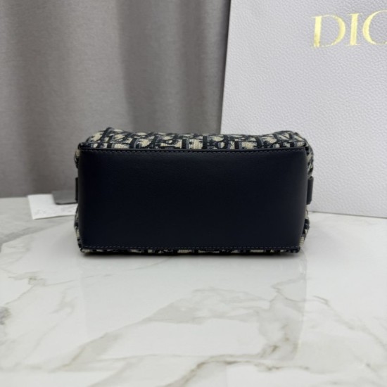 1:1 Replica Dior Bow clutch bag in jacquard Oblique with blue motif Knockoff