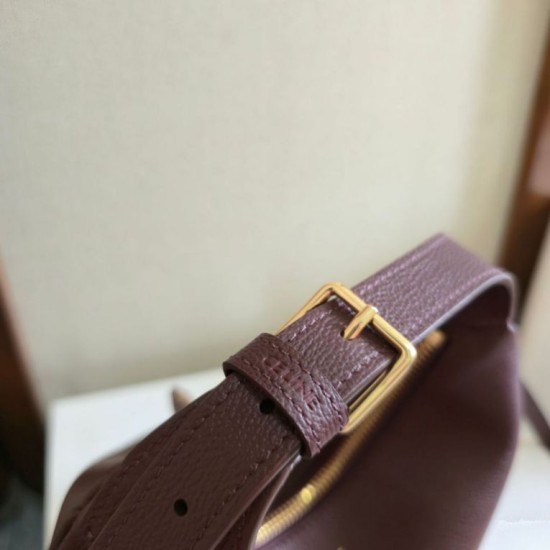 1:1 Replica Celine Lulu shoulder bag for teenagers in burgundy Knockoff