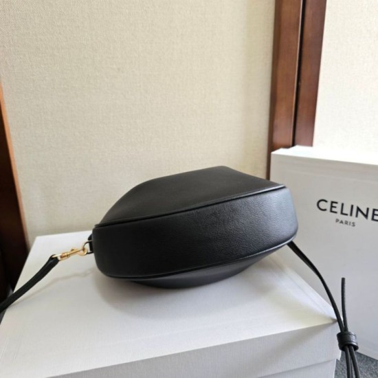 1:1 Replica Celine Lulu shoulder bag for teenagers in black Knockoff