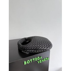 1:1 Replica Bottega Veneta Small/Medium Veneta Hobo Bag in Black Knockoff