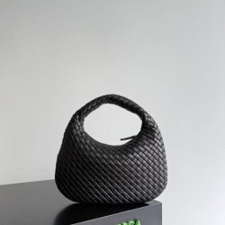 1:1 Replica Bottega Veneta Small/Medium Veneta Hobo Bag in Black Knockoff