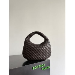 1:1 Replica Bottega Veneta Small/Medium Veneta Hobo Bag in Coffee Knockoff