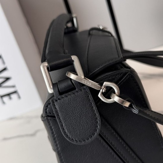 AAA Replica Small Loewe Panta Puzzle Bag in Black 1:1 Replica Small Loewe Panta Puzzle Bag in Black Knockoff