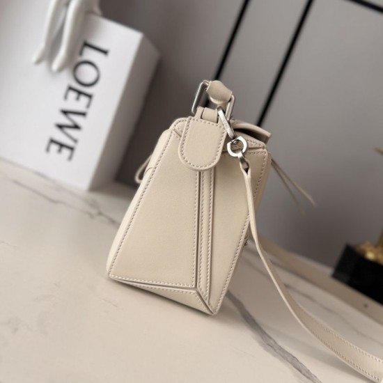 AAA Replica Small Loewe Panta Puzzle Bag in Beige 1:1 Replica Small Loewe Panta Puzzle Bag in Beige Knockoff