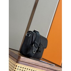 Mirror Quality Replica Dior Trek Men's Dior Oblique Black Nylon Shoulder Bag Clone