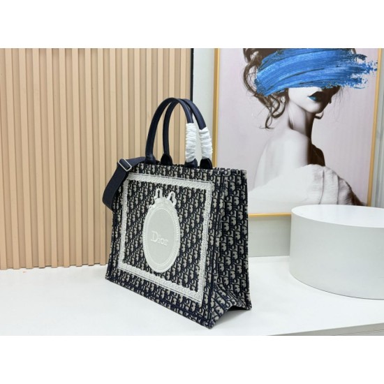 Mirror Quality Replica Dior Book Tote Small/Medium/Large with Oblique Embroidery and Shoulder Strap in Black Clone