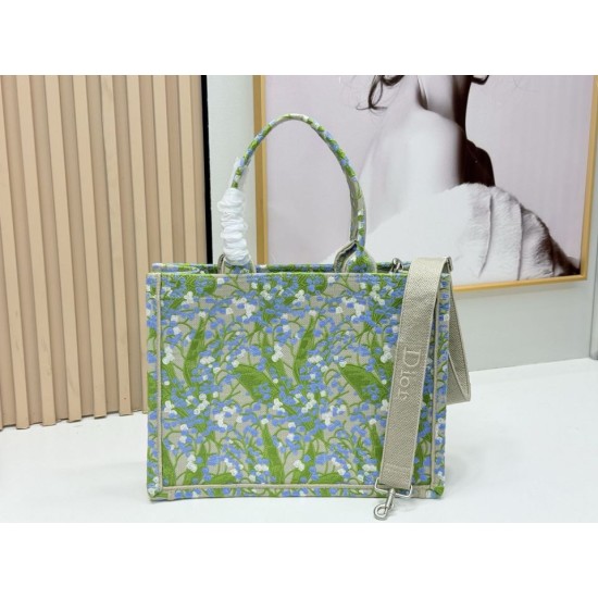Luxury Replica Dior Book Tote Small/Medium/Large with Lily of the Valley Pattern in Green Knockoff Mirror Quality Replica Dior Book Tote Small/Medium/Large with Lily of the Valley Pattern in Green Clone