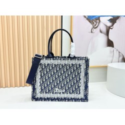 Mirror Quality Replica Dior Book Tote Bag with Embroidery and White Lace Frame in Black Clone