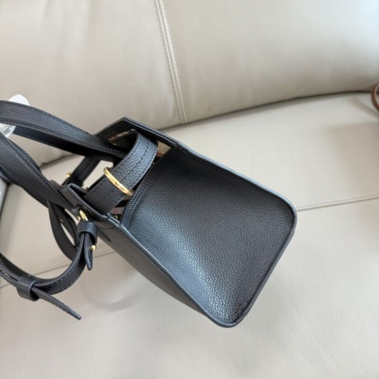 Luxury Replica Burberry Cotswolds Tote Bag in Black Knockoff Mirror Quality Replica Burberry Cotswolds Tote Bag in Black Clone