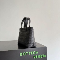 Luxury Replica Bottega Veneta Small Unisex Woven Zip Tote Bag in Black Knockoff Mirror Quality Replica Bottega Veneta Small Unisex Woven Zip Tote Bag in Black Clone