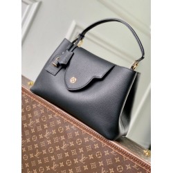 Mirror Quality Replica Louis Vuitton Capucines MM Bag M26259 Black Clone