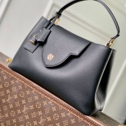 Mirror Quality Replica Louis Vuitton Capucines MM Bag M26259 Black Clone