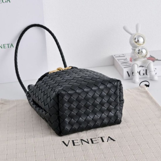 Mirror Quality Replica Bottega Veneta Andiamo Small Bucket Bag Black Clone