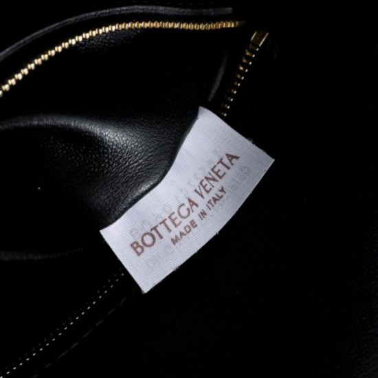 Mirror Quality Replica Bottega Veneta Andiamo Small Bucket Bag Black Clone