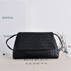Mirror Quality Replica Bottega Veneta Giorno Intrecciato Shoulder Bag in Black Clone