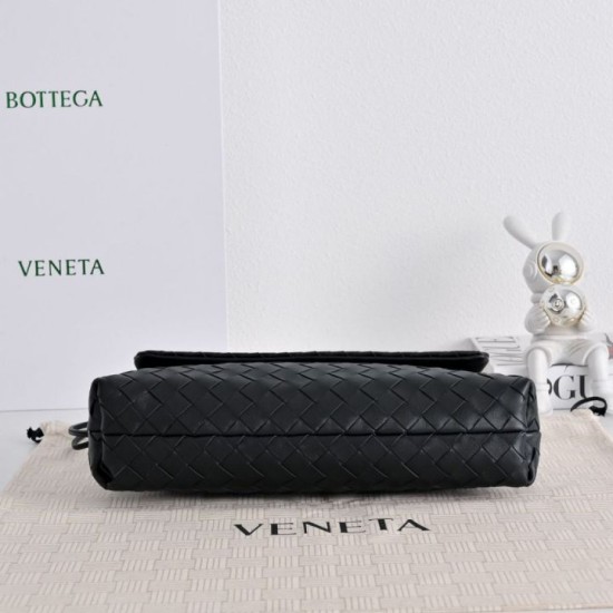 Mirror Quality Replica Bottega Veneta Giorno Intrecciato Shoulder Bag in Black Clone