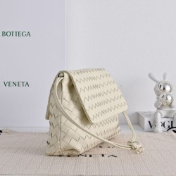 Mirror Quality Replica Bottega Veneta Giorno Intrecciato Shoulder Bag in White Clone