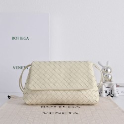Mirror Quality Replica Bottega Veneta Giorno Intrecciato Shoulder Bag in White Clone