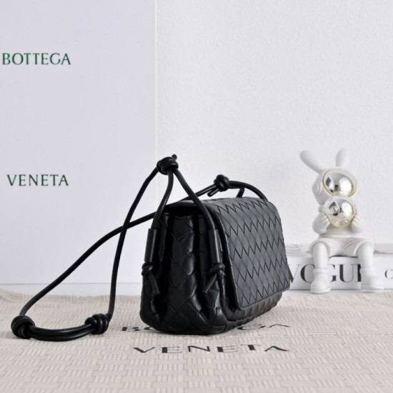 Mirror Quality Replica Bottega Veneta Notturno Intrecciato Shoulder Bag Black Clone