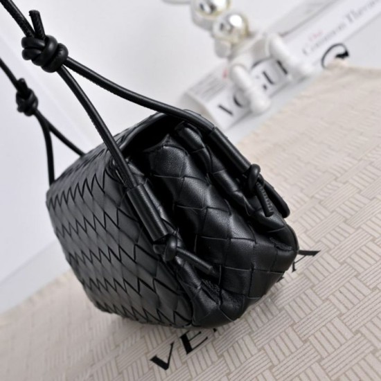 Mirror Quality Replica Bottega Veneta Notturno Intrecciato Shoulder Bag Black Clone