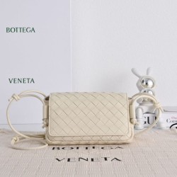Mirror Quality Replica Bottega Veneta Notturno Intrecciato Shoulder Bag White Clone