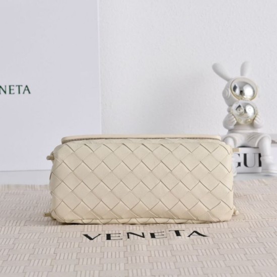 Mirror Quality Replica Bottega Veneta Notturno Intrecciato Shoulder Bag White Clone