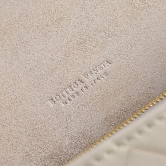 Mirror Quality Replica Bottega Veneta Notturno Intrecciato Shoulder Bag White Clone