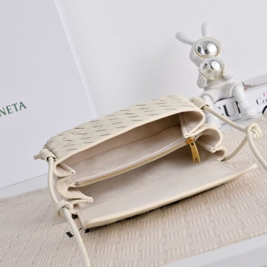 Mirror Quality Replica Bottega Veneta Notturno Intrecciato Shoulder Bag White Clone