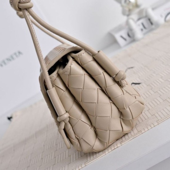 Mirror Quality Replica Bottega Veneta Notturno Intrecciato Shoulder Bag Beige Clone