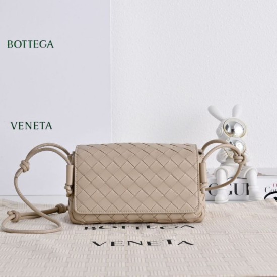 Mirror Quality Replica Bottega Veneta Notturno Intrecciato Shoulder Bag Beige Clone