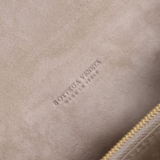 Mirror Quality Replica Bottega Veneta Notturno Intrecciato Shoulder Bag Beige Clone